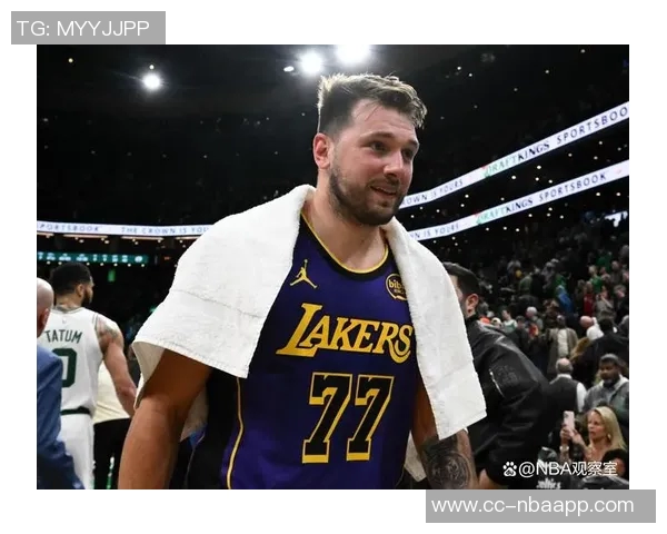 东契奇首节表现出色攻防兼备轻松拿下10分4板2助正负值高达6 东契奇首节表现出色攻防兼备轻松拿下10分4板2助正负值高达6