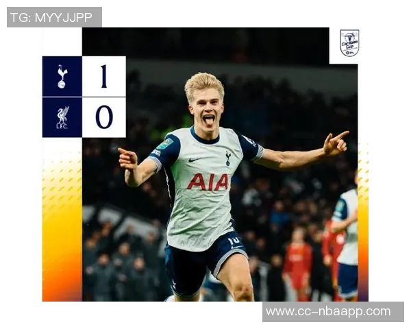 热刺庆祝主帅弗兰克52岁生日战绩喜人近7场保持不败 热刺庆祝主帅弗兰克52岁生日战绩喜人近7场保持不败