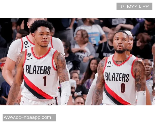 安芬尼西蒙斯谈比赛中与普里查德的适应与交流经验分享 安芬尼西蒙斯谈比赛中与普里查德的适应与交流经验分享