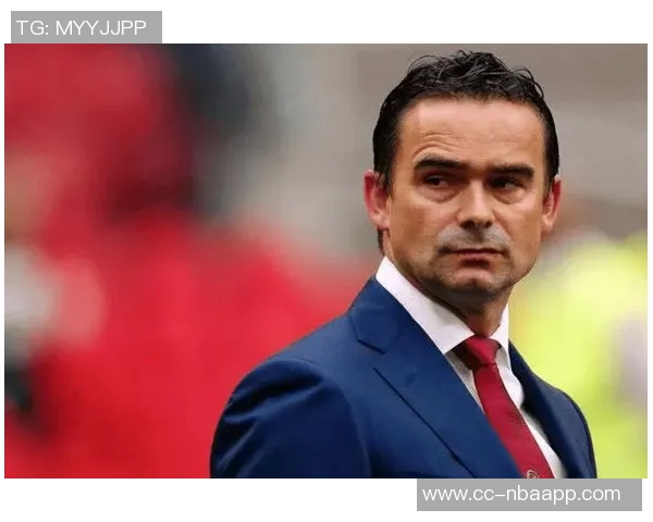 奥维马斯坚定留在安特卫普阿贾克斯主帅更迭频繁引发关注 奥维马斯坚定留在安特卫普阿贾克斯主帅更迭频繁引发关注