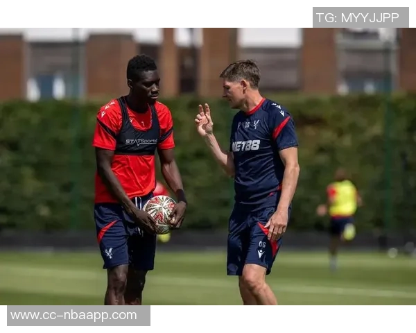 格拉斯纳谈足总杯与社区盾双冠称密集赛程无暇考虑未来