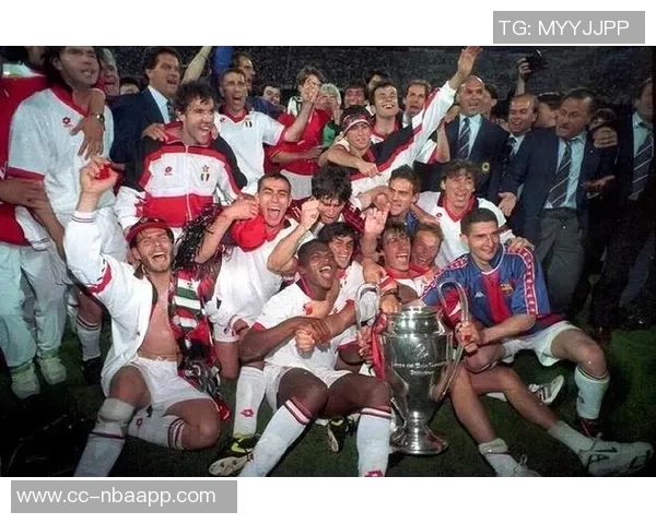 四十年前的今天贝卢斯科尼正式接手AC米兰开启辉煌时代